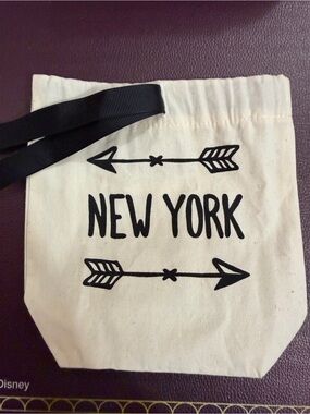 Bag-all NEW YORK Canvas Travel Bag in Cream and Black
